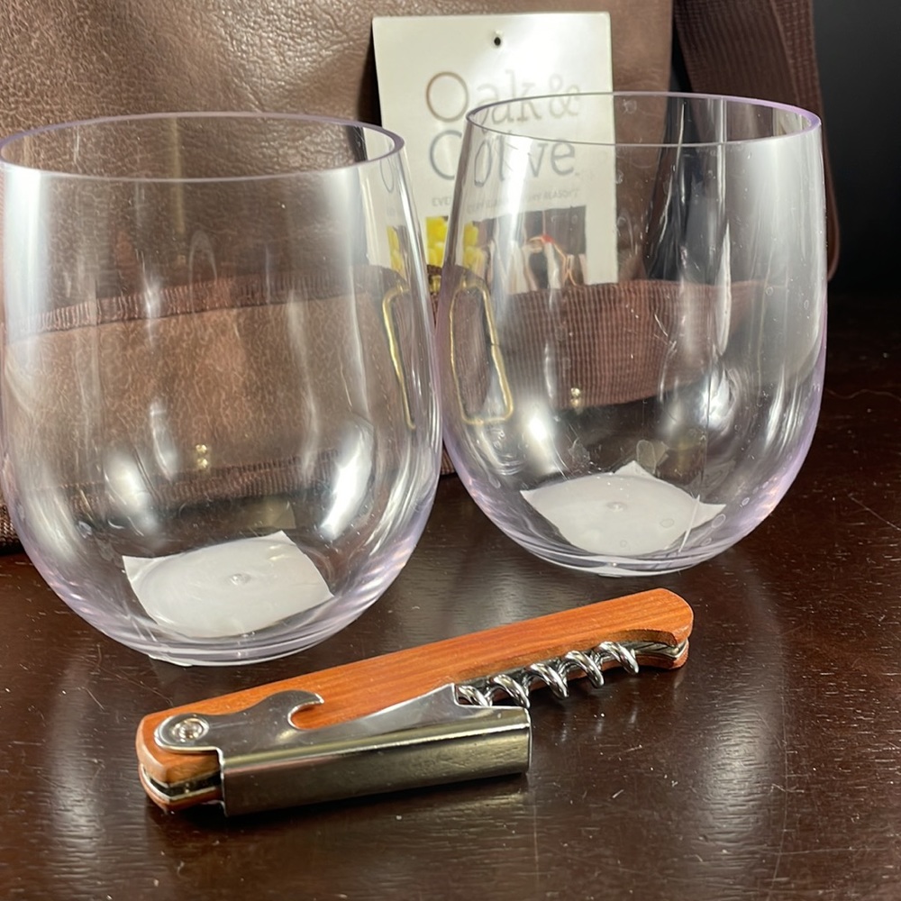 Oak and Olive vegan leather double bottle bag - Picture 3 of 6